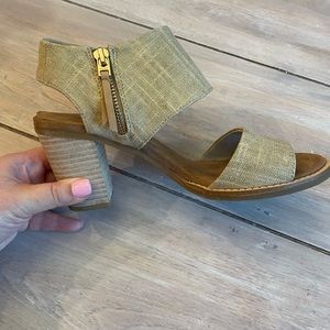 Tom’s Champagne Metallic Foil Woven Women's Wedge